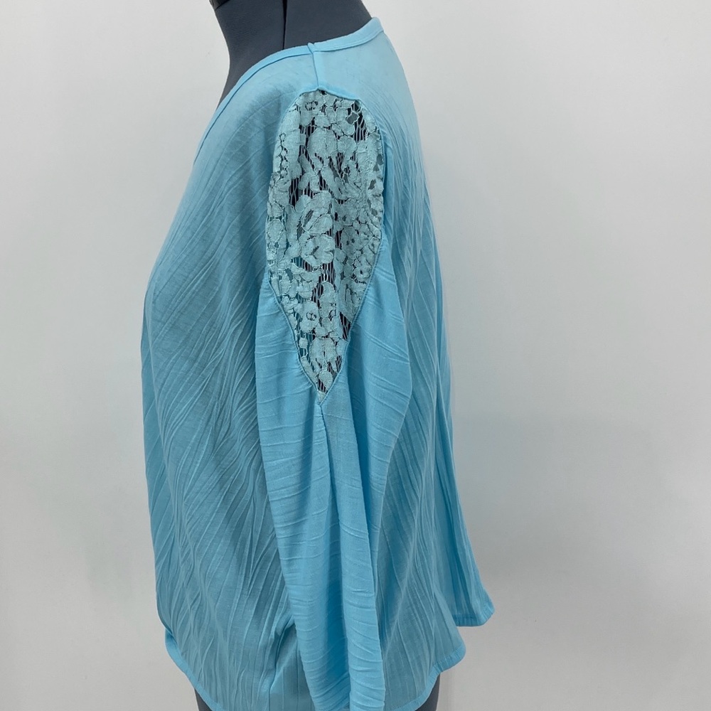 NEW DIRECTIONS SIZE XL Women's Light Blue Tie-Front Top - Picture 2 of 8